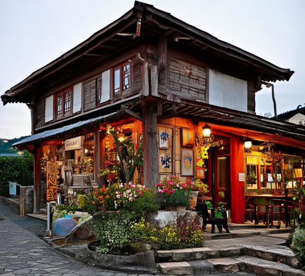 Gretchen’s Restaurant:A Unique Corner in Huanan Valley
